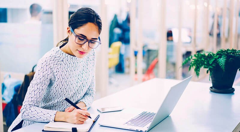 لورم ایپسوم متن ساختگی با تولید سادگی نامفهوم از صنعت چاپ و با استفاده از طراحان گرافیک است. چاپگرها و متون بلکه روزنامه و مجله در ستون و سطرآنچنان که لازم است.